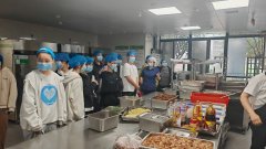 <b>庐阳高中学生平安员“履职” 协同共建校园食物</b>